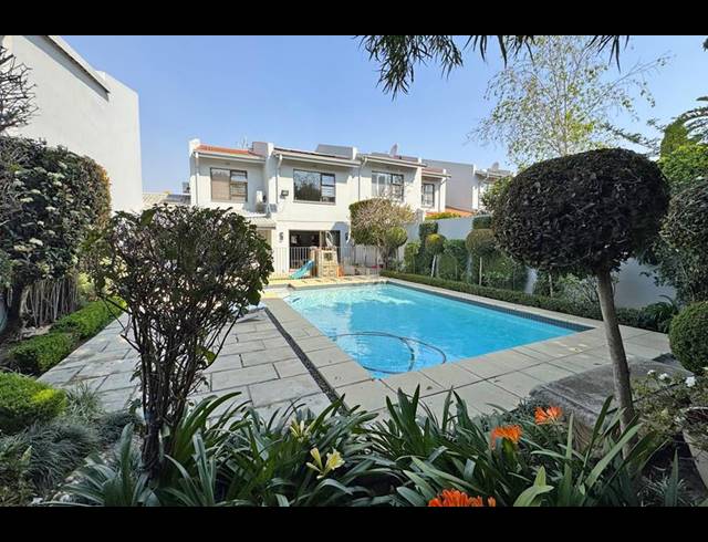 3 BEDROOM TOWNHOUSE FOR SALE IN SANDOWN